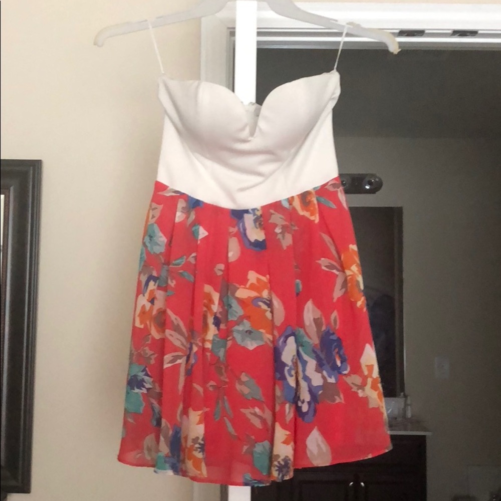 Strapless dress
